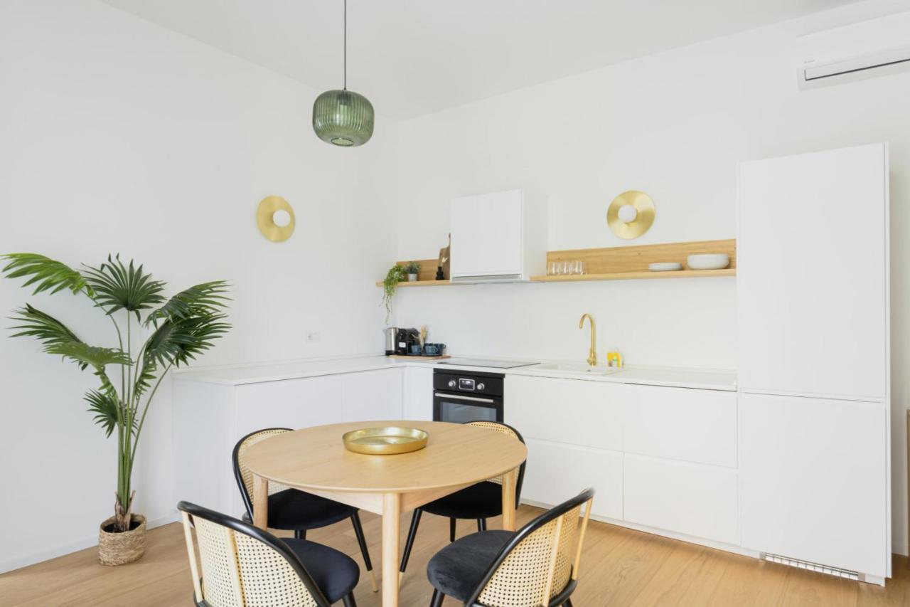 Easylife - Romantico Appartamento Sui Navigli Милан Экстерьер фото