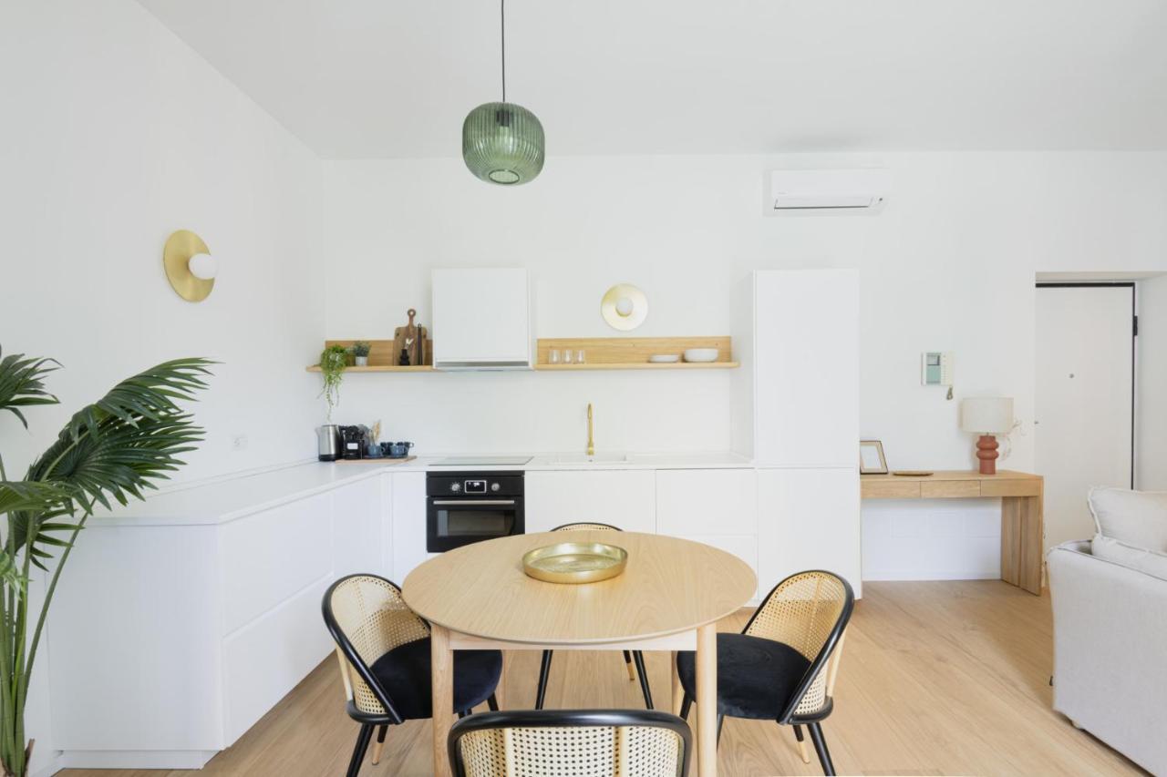 Easylife - Romantico Appartamento Sui Navigli Милан Экстерьер фото